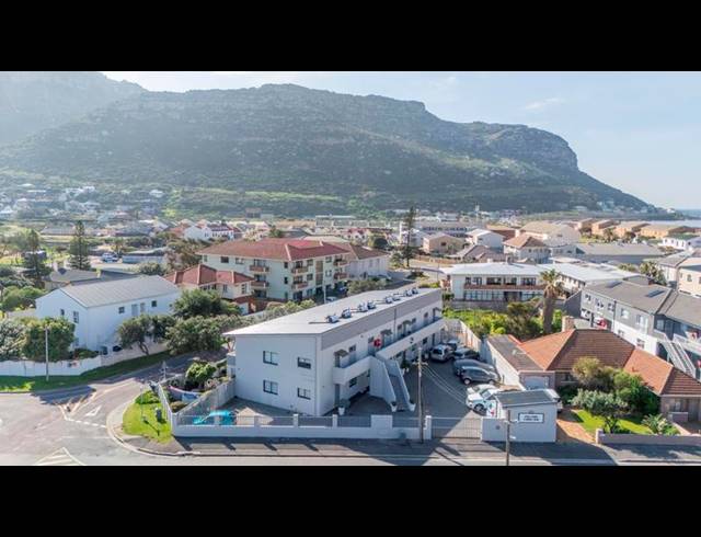 2 BEDROOM APARTMENT FOR SALE IN FISH HOEK